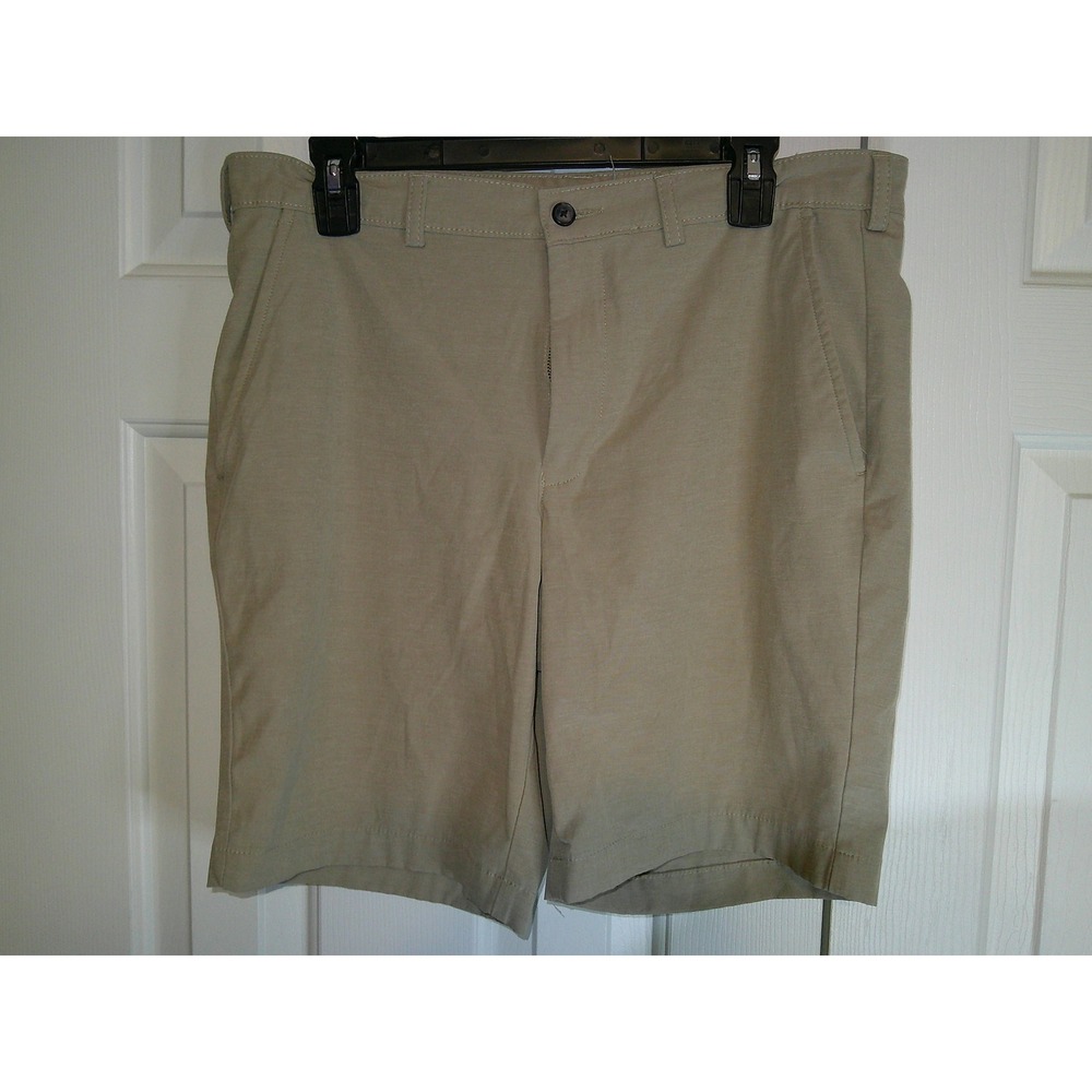 IZOD Golf Shorts Straight Fit‎ Khaki Shorts Mens Size 42 Actual 36 MISTAGGED